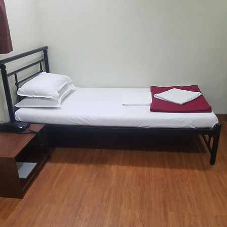 Hotel Kumkum Mumbai  Buitenkant foto