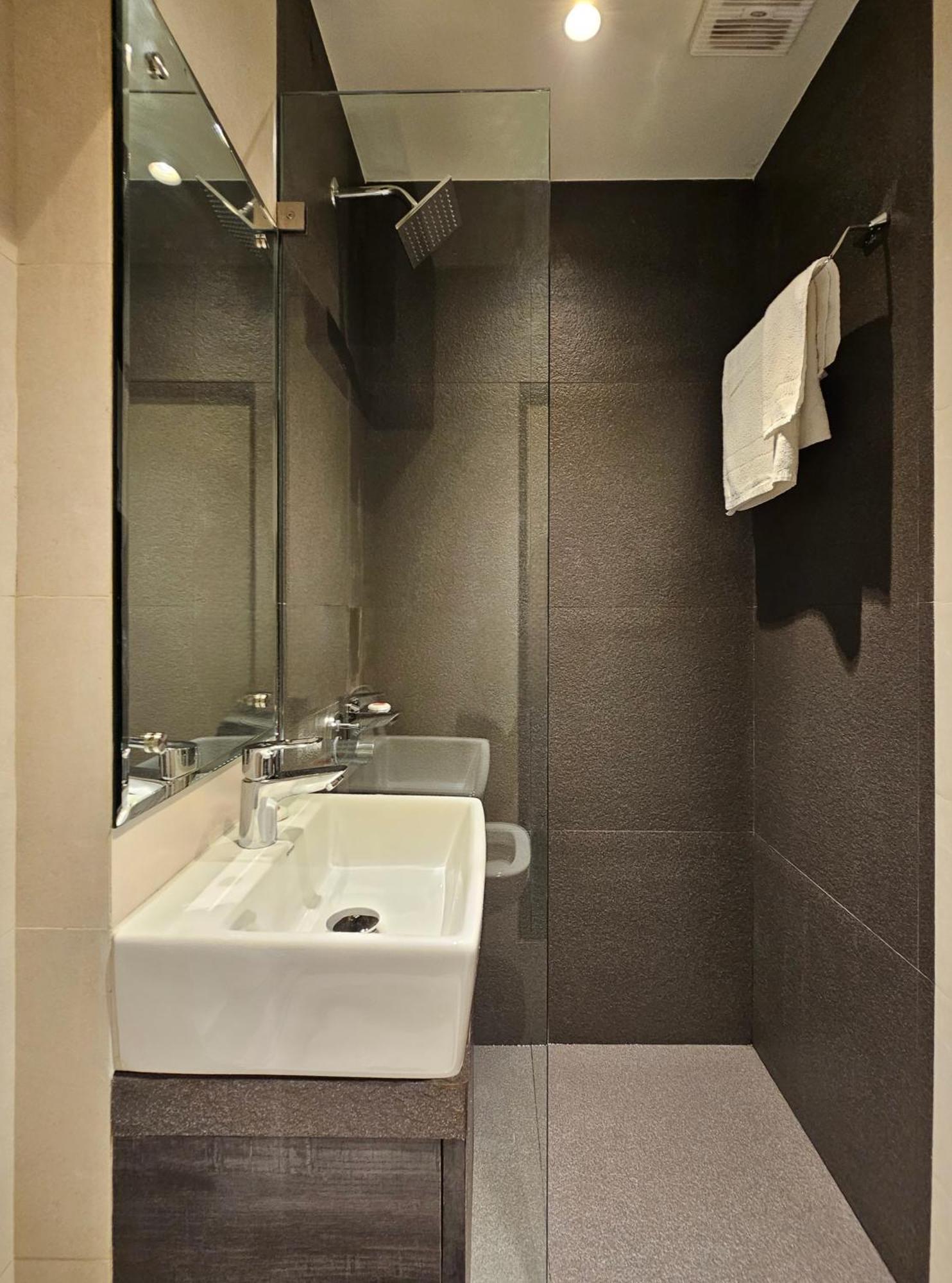 Hotel Kumkum Mumbai  Buitenkant foto