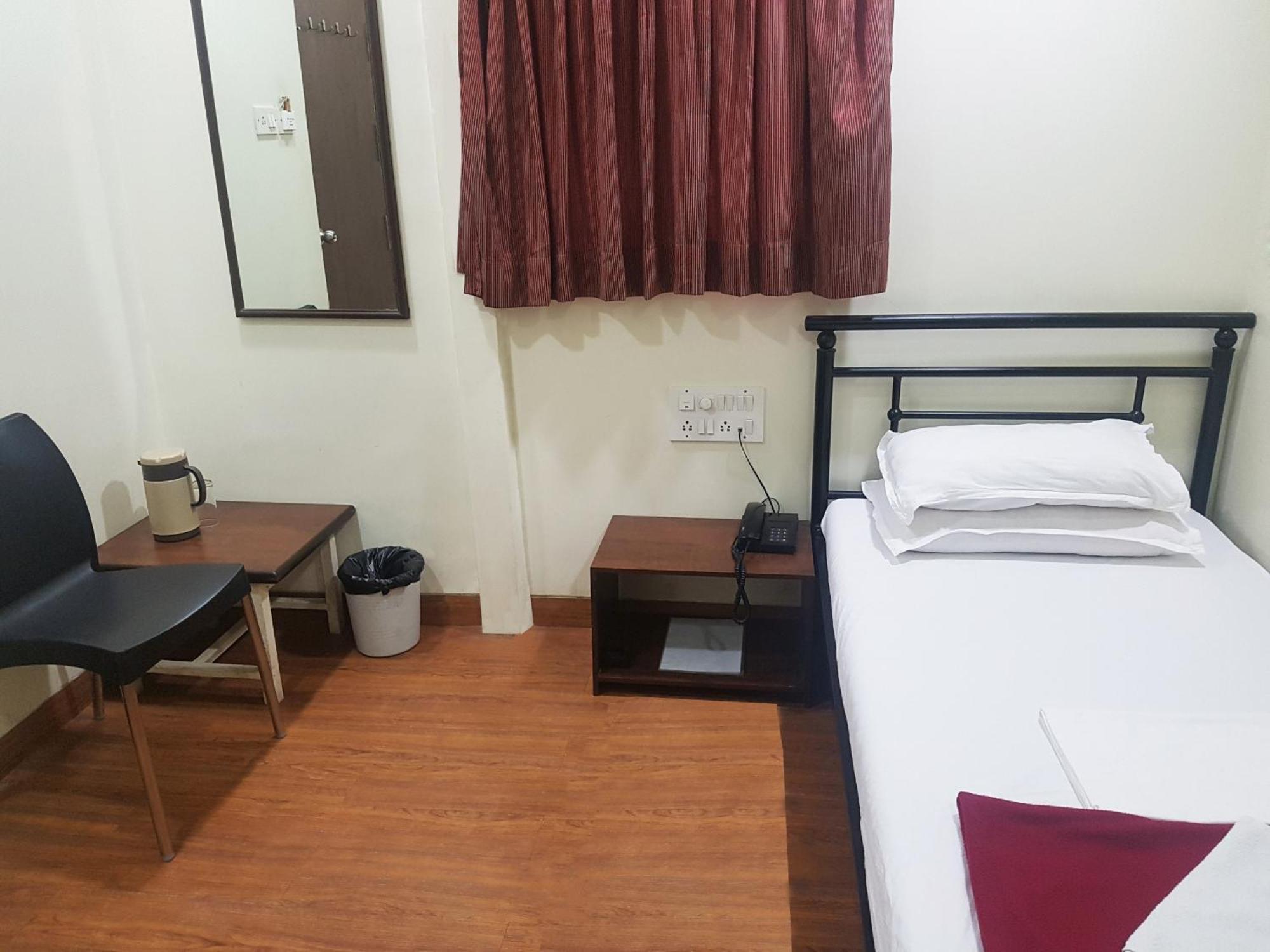 Hotel Kumkum Mumbai  Buitenkant foto