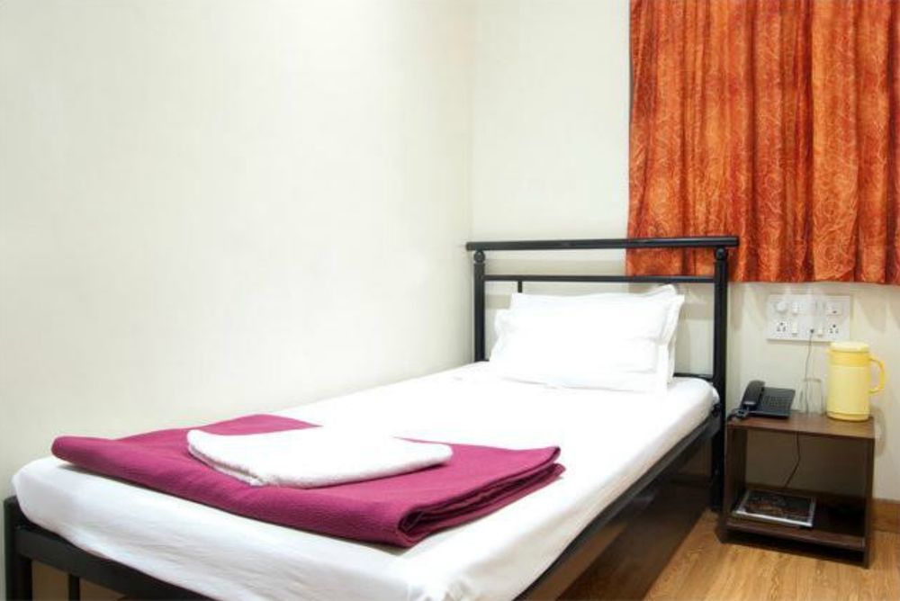 Hotel Kumkum Mumbai  Buitenkant foto