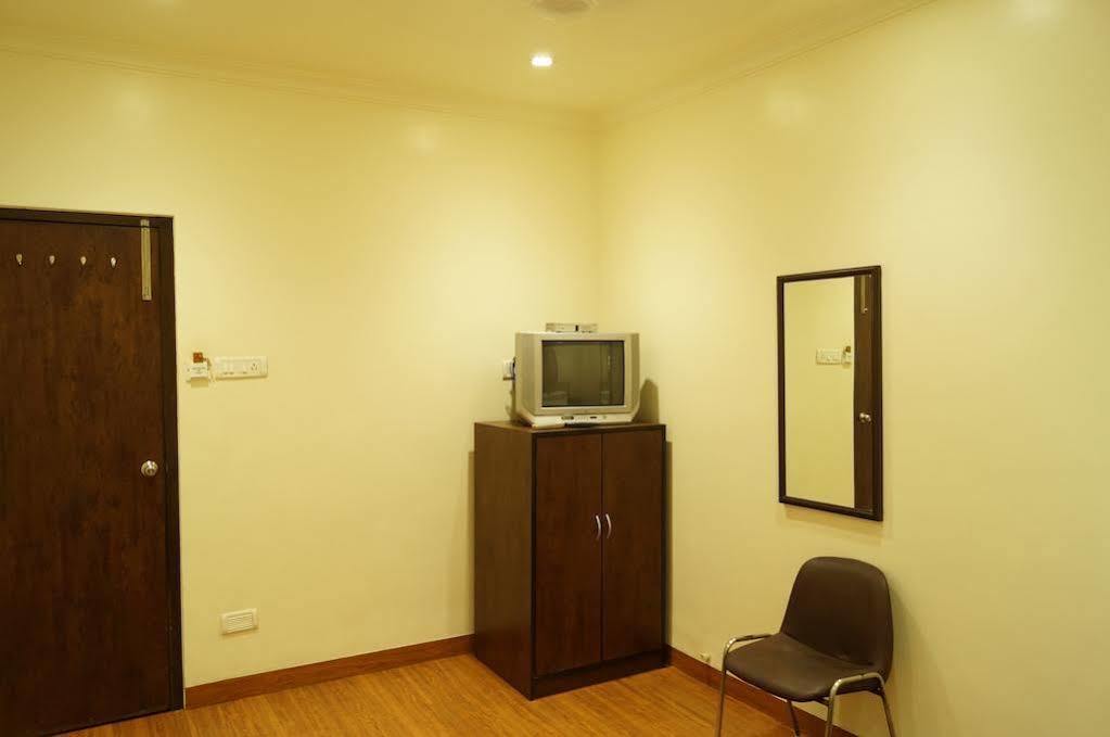 Hotel Kumkum Mumbai  Buitenkant foto