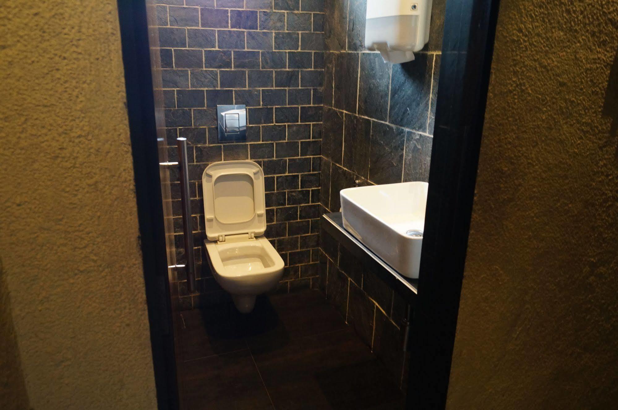 Hotel Kumkum Mumbai  Buitenkant foto