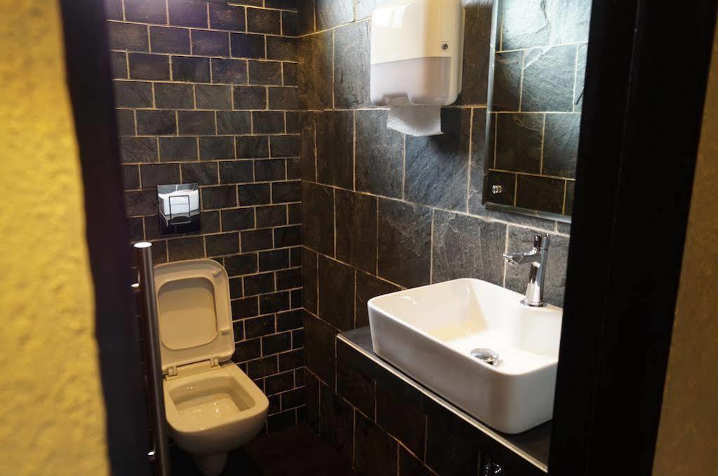 Hotel Kumkum Mumbai  Buitenkant foto