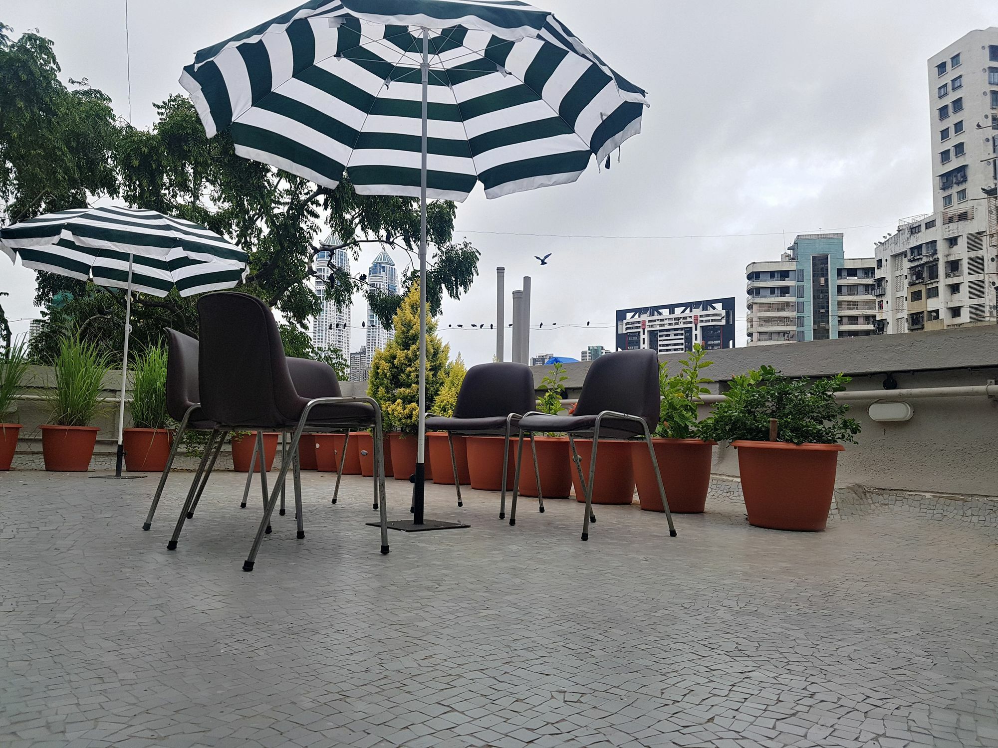 Hotel Kumkum Mumbai  Buitenkant foto